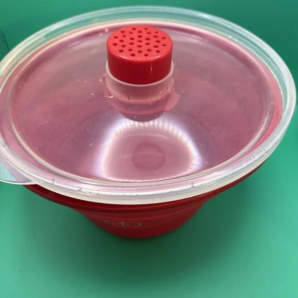 Pampered Chef 1457 Family Size Microwave Popcorn Maker Red Silicone Collapsible - Picture 2 of 4